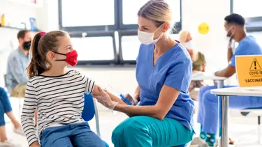 Grip aşısı olan çocuklarda şiddetli Covid-19'a yakalanma ihtimali düşüyor