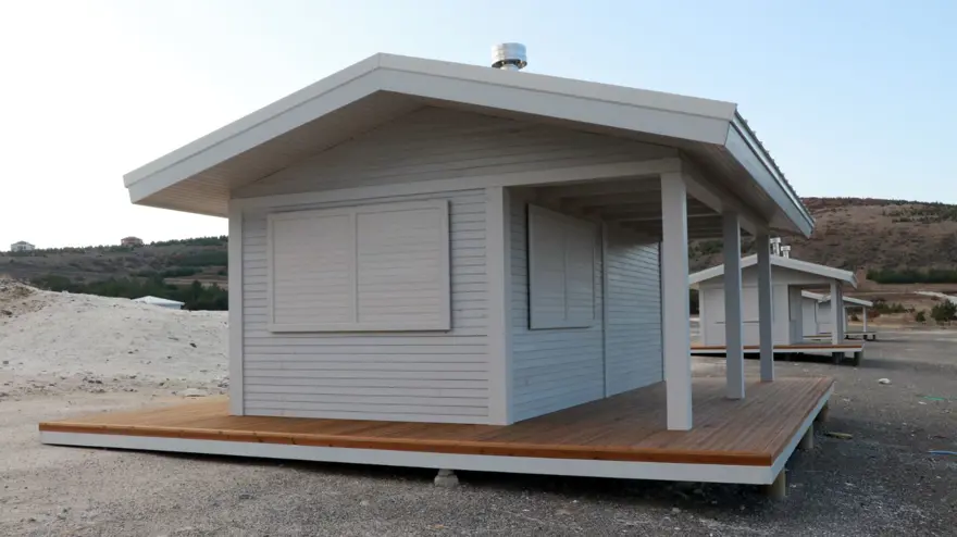 Salda Gölü kıyısına ahşap üniteler yerleştirilmeye başlandı 3 Salda Gölü kıyısına ahşap üniteler yerleştirilmeye başlandı 3