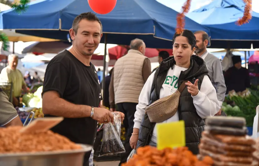 Evde yeni yıl sofrası en az 1000 lira 2 Evde yeni yıl sofrası en az 1000 lira 2