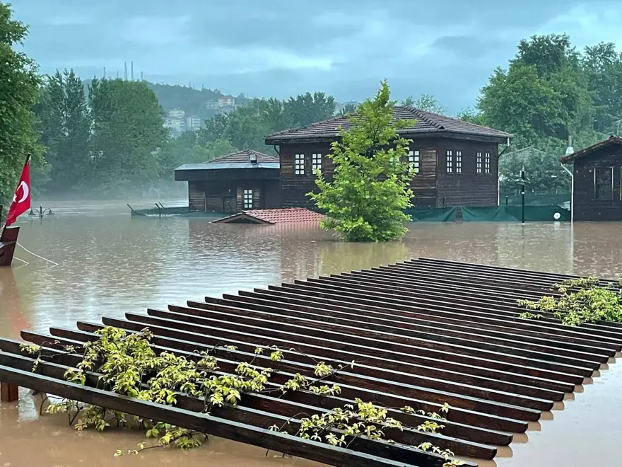 Batı Karadeniz'i yine sel vurdu 77