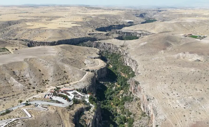 Dünyanın en büyük 2. kanyon vadisi: Doğal güzelliğiyle ilgi odağı 4 Dünyanın en büyük 2. kanyon vadisi: Doğal güzelliğiyle ilgi odağı 4