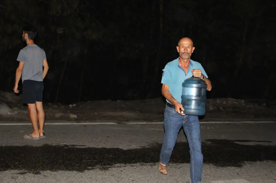 Hatay İskenderun'daki yangın 22 saat sonra kontrol altında 5