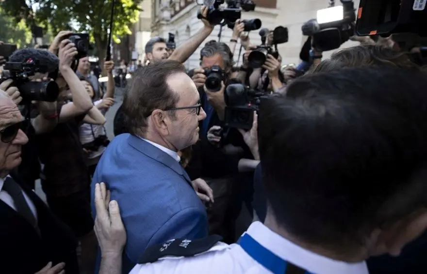 Kevin Spacey'e tazminat cezası 2