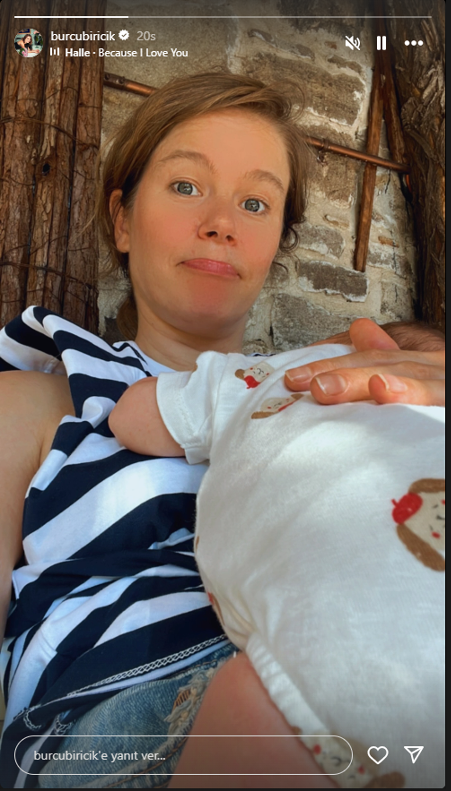Taze anne Burcu Biricik'ten kızı Luna'yla paylaşım 3