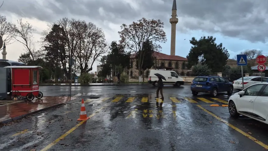 Sağanak aniden bastırdı: Meteoroloji'den uyarı geldi 2
