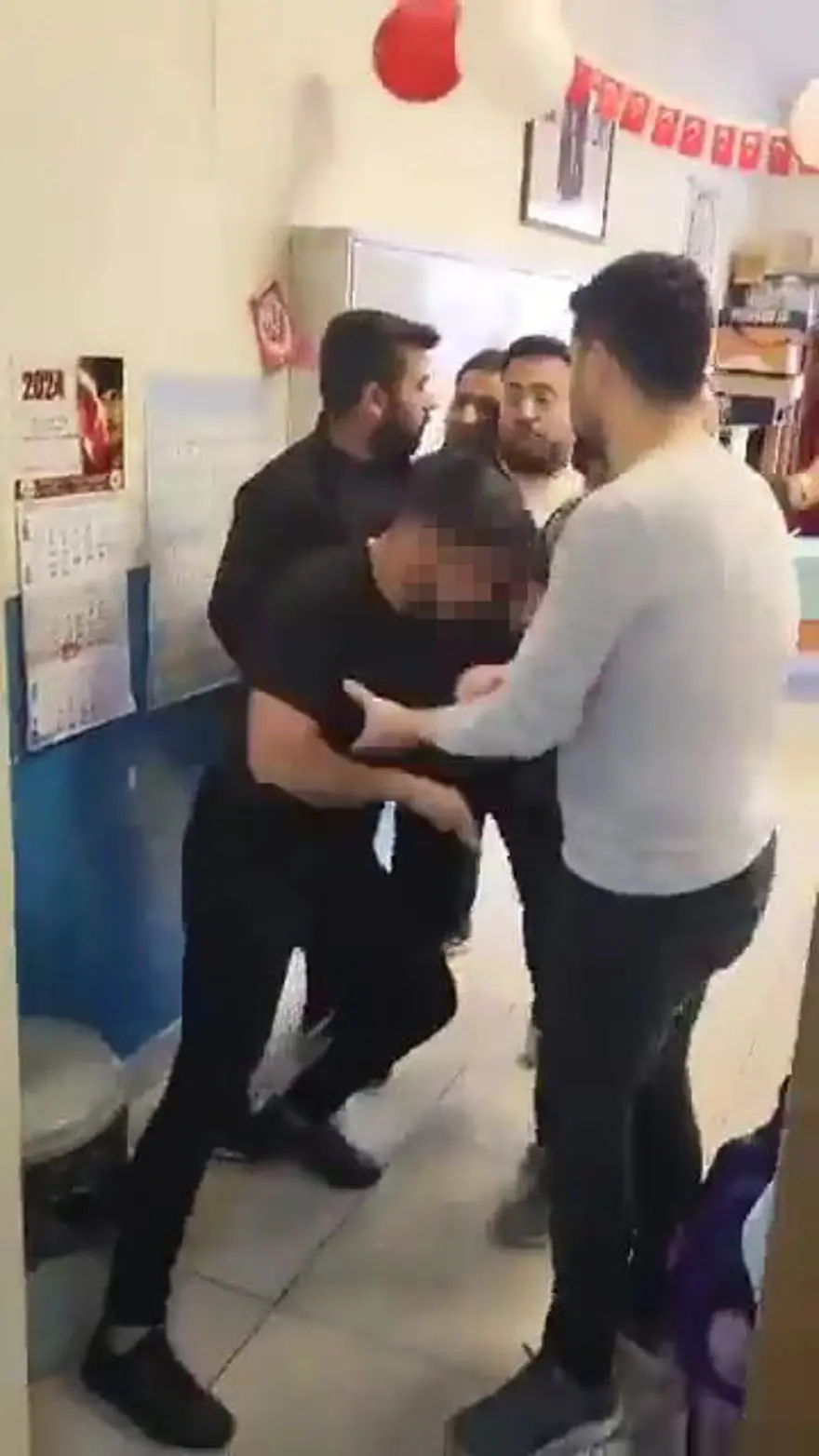 Sınıfı basıp öğretmenlere saldıranlar 300’er bin lira kefaletleserbest kaldı 4