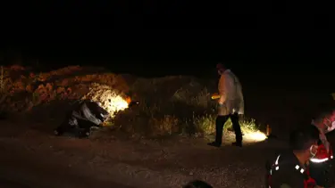 Kavga ihbarına giden ekipler, silahla vurulmuş ceset buldu