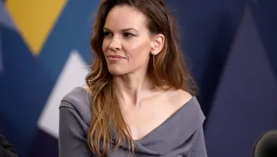 Hilary Swank sigorta davası açtı