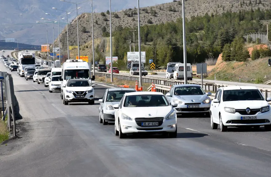 43 ilin geçiş güzergahında bayram yoğunluğu 12