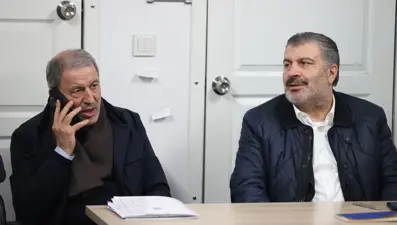 Bakanlar Akar ve Koca, depreme toplantıda yakalandı