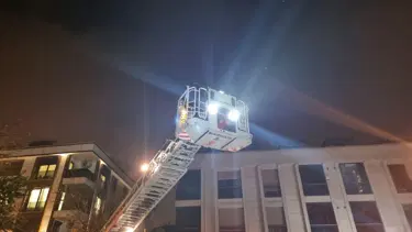 Şişli'de 4 katlı binada yangın