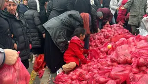 Ramazan yardımı izdihama dönüştü: Vatandaşlar ezilme tehlikesi geçirdi