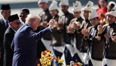 Trump Asya turuna dansla başladı