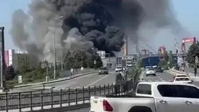 SONDAKİKA HABERİ: Tuzla’da yat imalathanesinde yangın