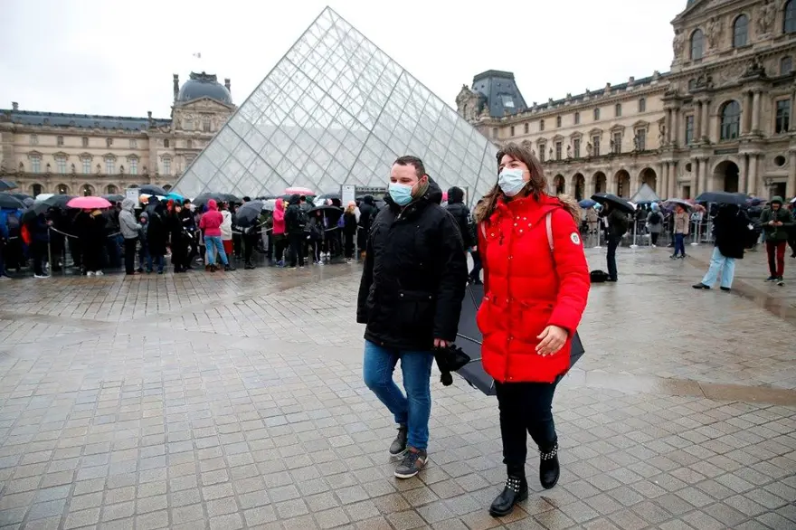 Corona virüs gösteri dünyasını vurmaya devam ediyor (Müzeden filme, defileden konsere) 9