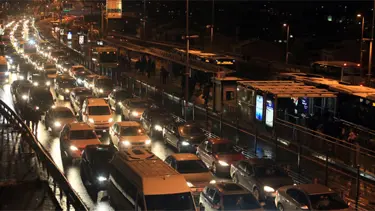 Kar İstanbul'u esir aldı