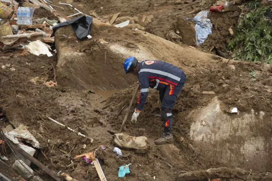 Brezilya'daki sel felaketinde ölenlerin sayısı 111'e yükseldi 10