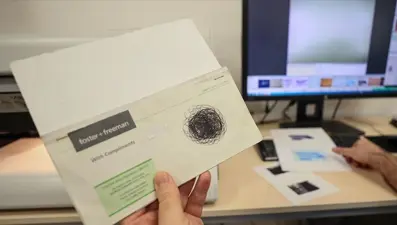 Sahte kargocudan akılalmaz tuzak! İmza atarken dikkatli olun