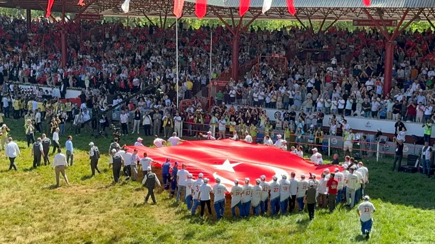 Kırkpınar Er Meydanı'nda Türk bayrağı açıldı 6
