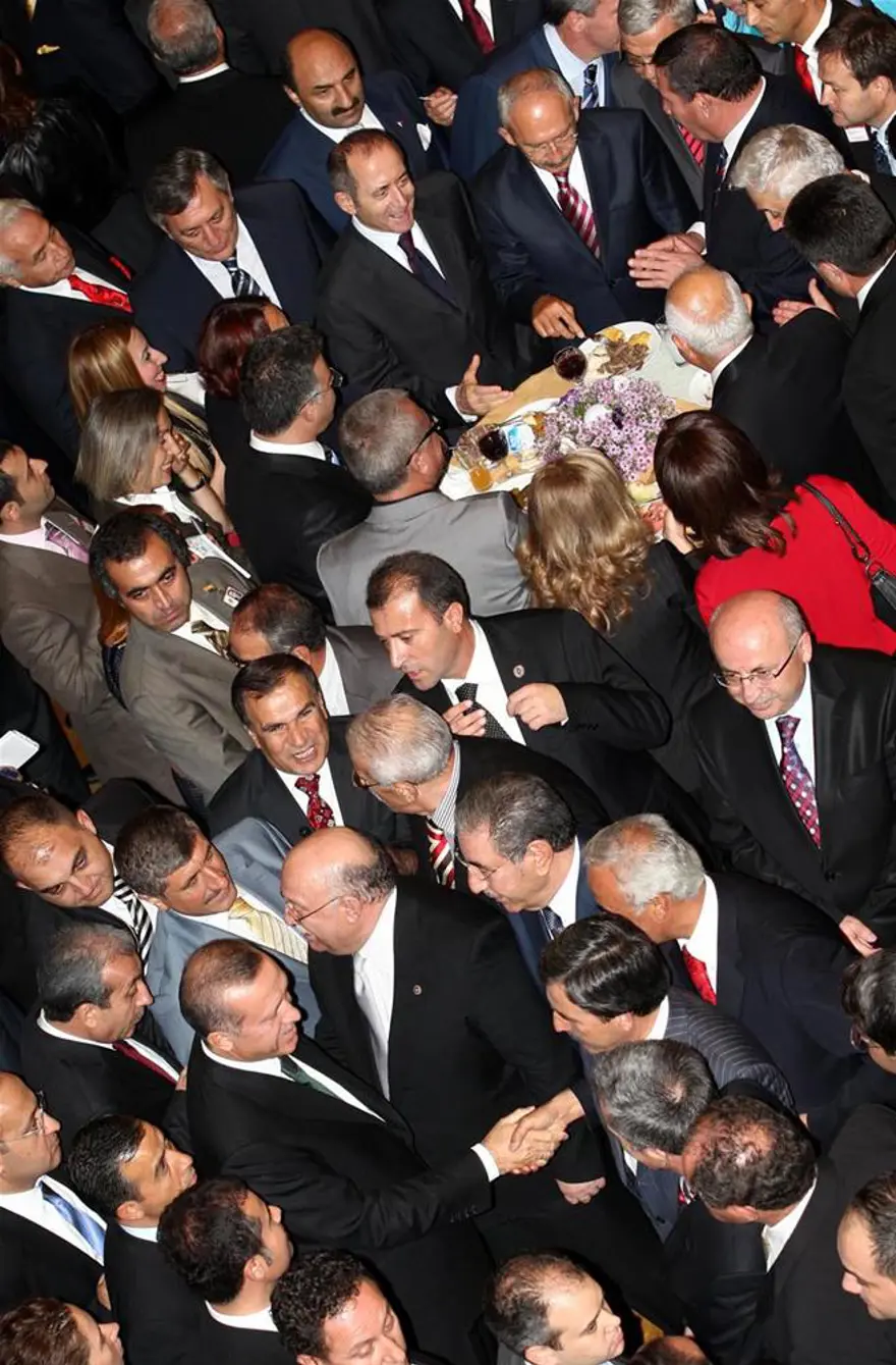 Siyasetçiler resepsiyonda buluştu 6