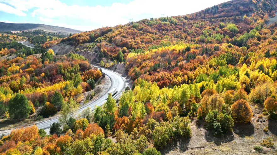 Geminbeli Geçidi'nde sonbahar renkleri: Masalsı bir görsellik sunuyor 2 Geminbeli Geçidi'nde sonbahar renkleri: Masalsı bir görsellik sunuyor 2