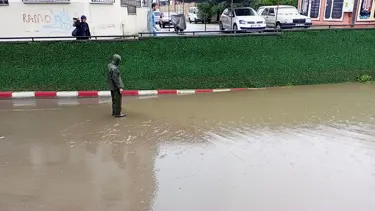 Aydın'da sağanak şiddetini artırdı, alt geçidi su bastı