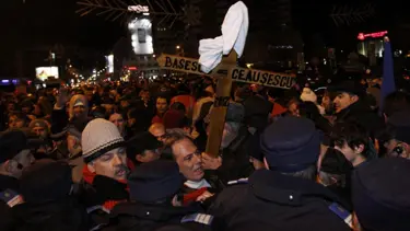 Sağlık reformu Rumenleri sokağa döktü