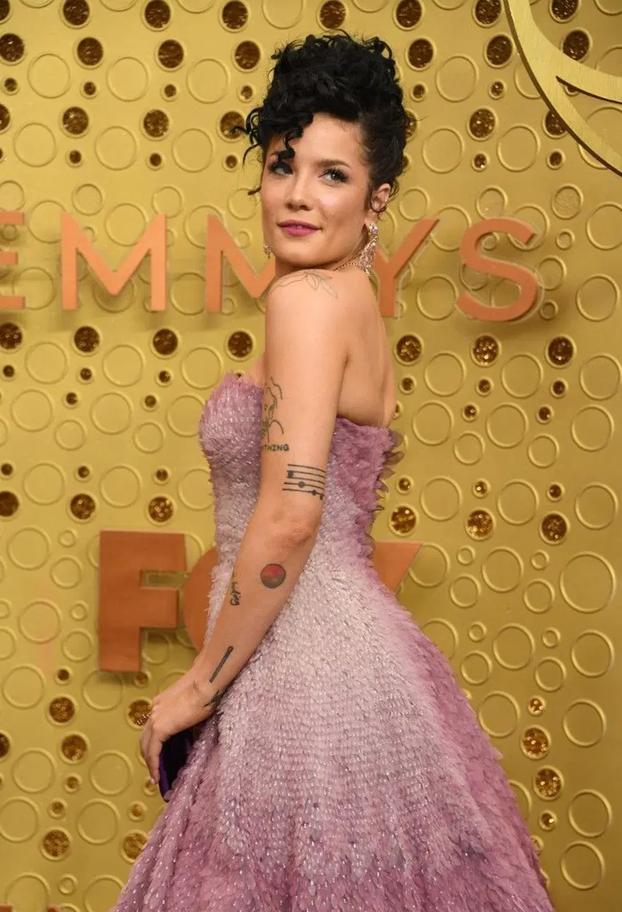 28. yaşına özel 28 fotoğrafla Halsey 21 28. yaşına özel 28 fotoğrafla Halsey 21