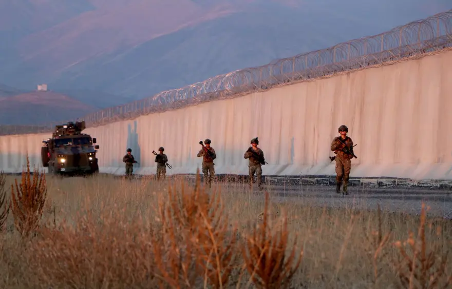 Van-İran sınırına 25 katmanlı güvenlik duvarı!  Yüzde 70'i tamamlandı 
