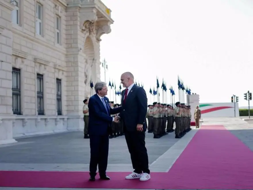 DAHA ÖNCE DE GİYMİŞTİ 3