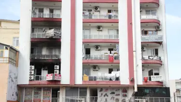 Antalya'da 5 katlı apartmanda yangın: 13 kişi tahliye edildi
