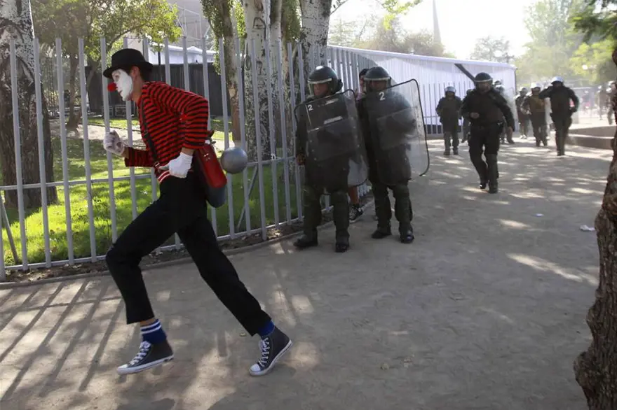 Öğrenciler yine sokakta 24