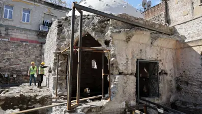 İzmir'deki tarihi Kıllıoğlu Hamamı ayağa kaldırılıyor