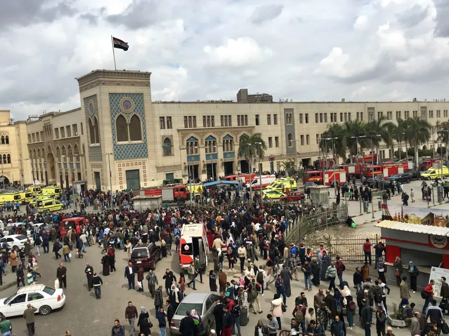 Mısır'da tren istasyonunda yangın: 25 ölü 1 Mısır'da tren istasyonunda yangın: 25 ölü 1