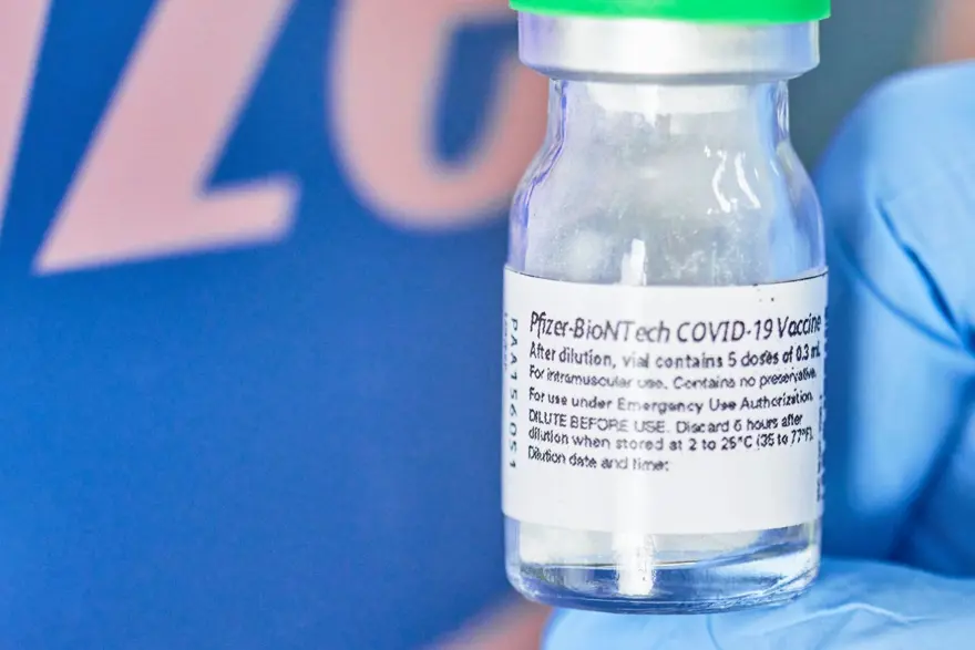 Uğur Şahin ve Özlem Türeci'nden müjdeli haber: Omicron'a özel olarak uyarlanan aşıların ne zaman geleceği belli oldu 5