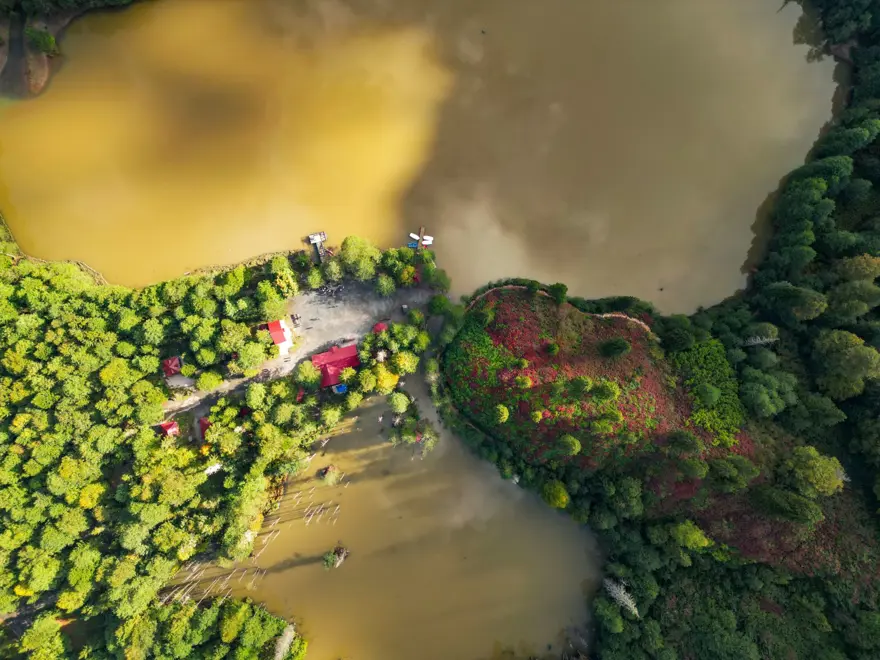 Doğa harikası Karagöl ziyaretçilerini bekliyor 8