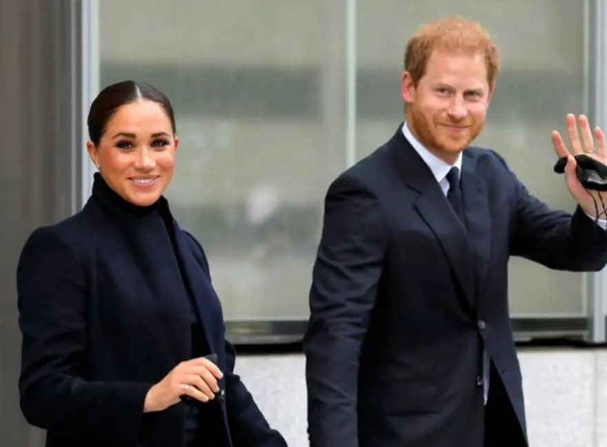 Kraliçe Elizabeth'in Meghan Markle öfkesi: ''Boşanmış bir kadın için uygun değil'' 5