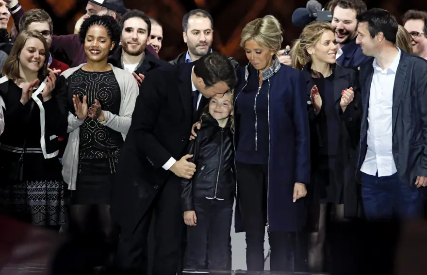 Fransa'nın yeni Cumhurbaşkanı Macron oldu (Emmanuel Macron kimdir?) 35 Fransa'nın yeni Cumhurbaşkanı Macron oldu (Emmanuel Macron kimdir?) 35