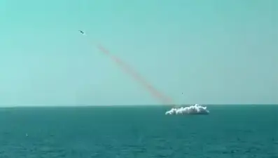 Atmaca, denizlerin altından hedefini vuracak