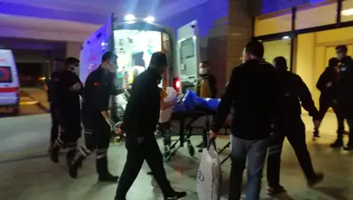 Soma'da işçileri taşıyan servis devrildi: 7 yaralı