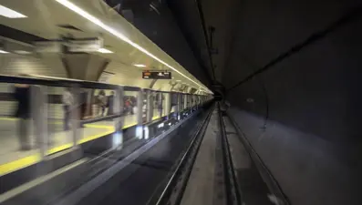 İstanbul'da M3 Metro Hattı'nda arıza: Yoğunluk oluştu