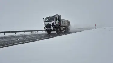 Doğuda kara kış! 66 yerleşim yerine ulaşım sağlanamıyor