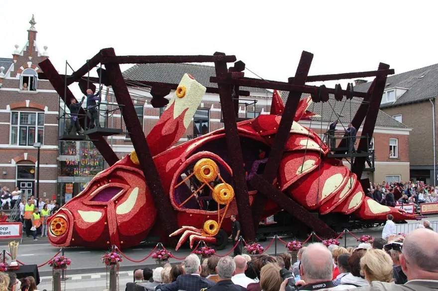 Caddeler 'çiçek' açtı 14