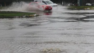 Bu 4 ilde yaşayanlar dikkat! Meteoroloji saat verdi, kuvvetli geliyor