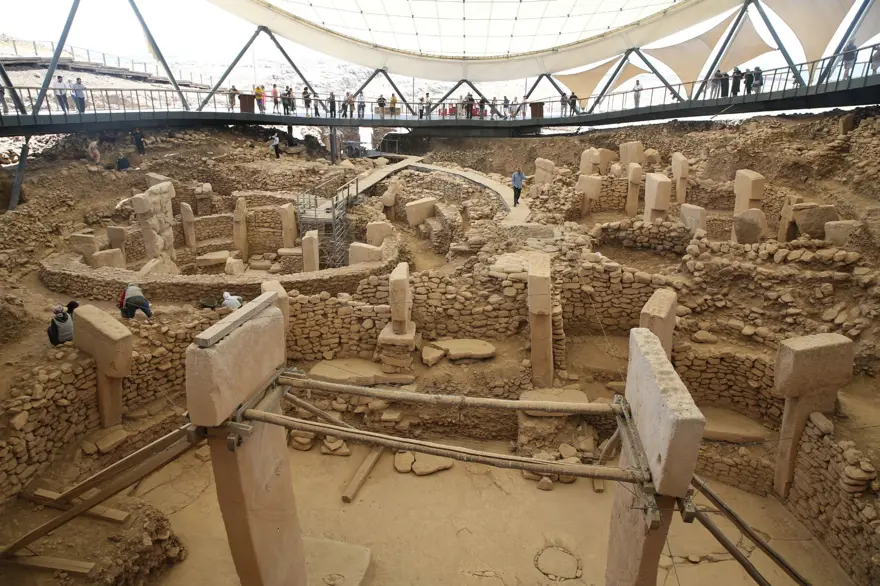 ''Tarihin sıfır noktası'' olarak biliniyor: Göbeklitepe'ye sonbaharda ziyaretçi yağdı 2 ''Tarihin sıfır noktası'' olarak biliniyor: Göbeklitepe'ye sonbaharda ziyaretçi yağdı 2