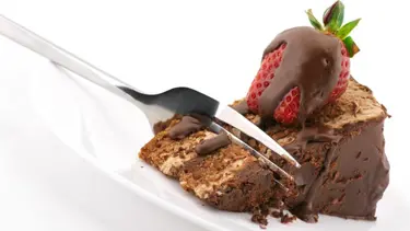 Şekerli ve yağlı yiyeceklere bakmak iştahı kapatıyor