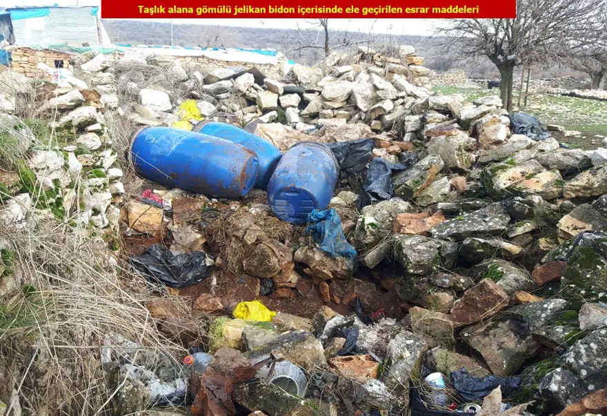 Diyarbakır'da 2 ton 80 kilogram esrar ele geçirildi 6
