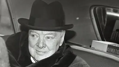 Churchill’in bekar evi satışta: Tarihi konut 3,75 milyon sterline alıcı bekliyor