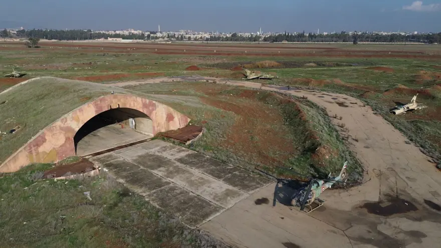 Esad'ın saldırılarda kullandığı uçaklar! Hama Hava Üssü görüntülendi 9 Esad'ın saldırılarda kullandığı uçaklar! Hama Hava Üssü görüntülendi 9