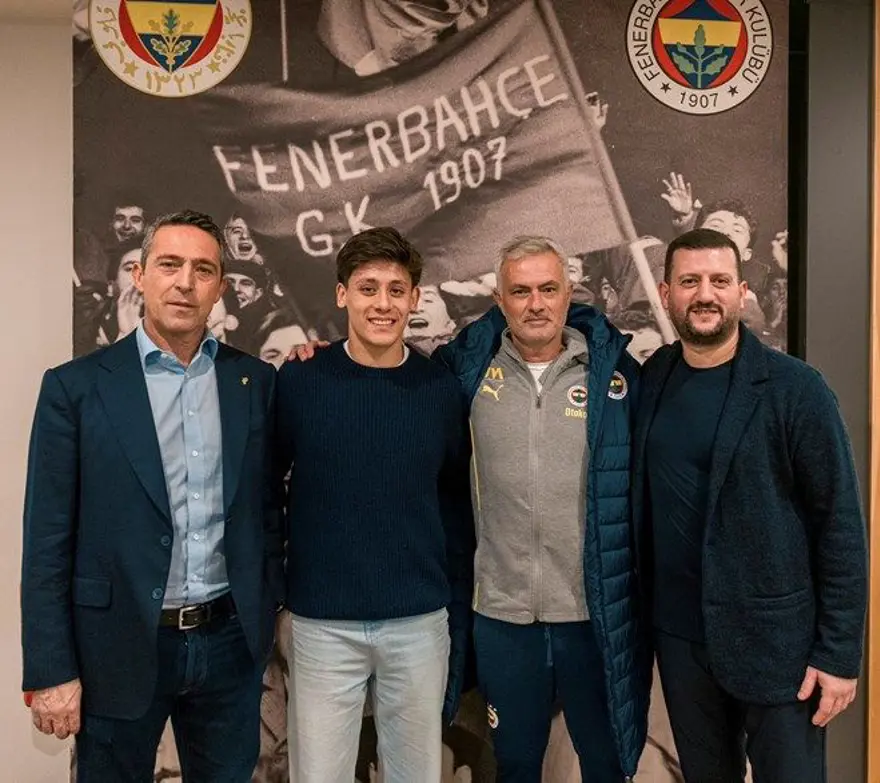 Milli futbolcu Arda Güler Fenerbahçe Can Bartu Tesisleri'nde 